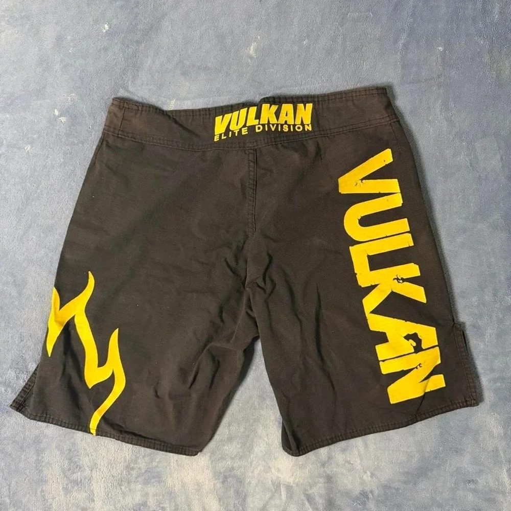 Vulkan black & yellow board shorts men  Size M /34